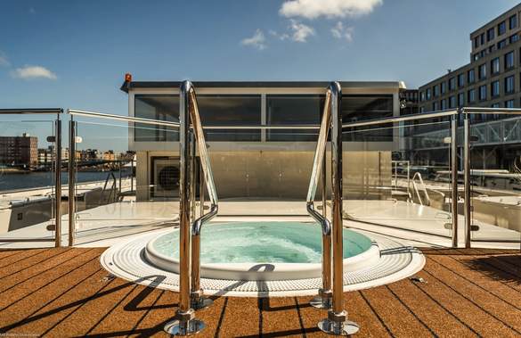 Riviera Travel, MS William Shakespeare, Hot Tub 1.jpg